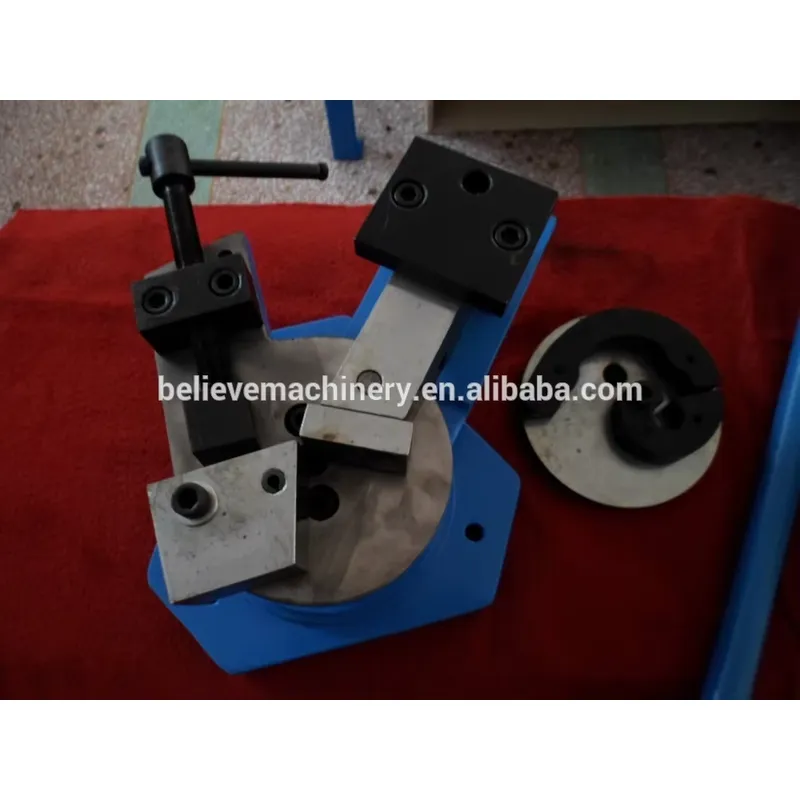 Máquina de Dobrar Manual Unive - Tools For Fabrication Workshop avaliação e preço