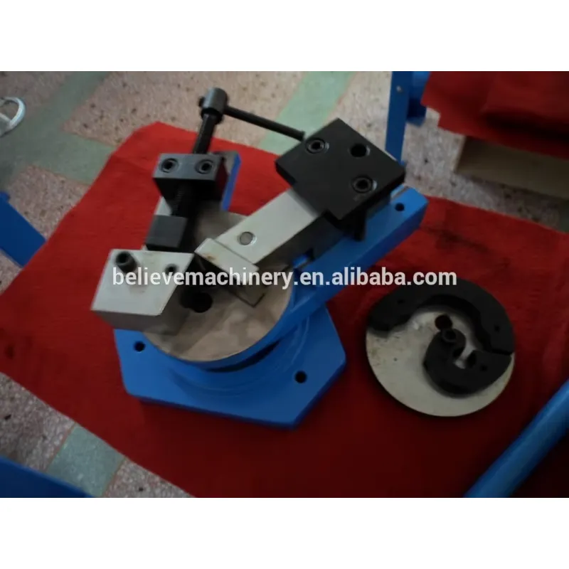 Máquina de Dobrar Manual Unive - Tools For Fabrication Workshop avaliação e preço